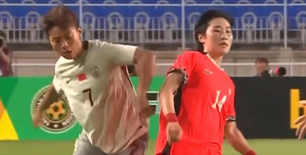 B体育-东亚杯-姚伟传射中国女足2-2遭韩国绝平(中国女足16号姚凌薇)